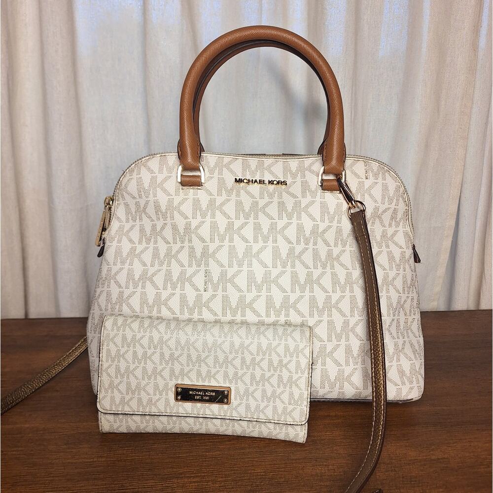 Michael Kors Cindy Large Dome Satchel crossbody bag w matching wallet vanilla